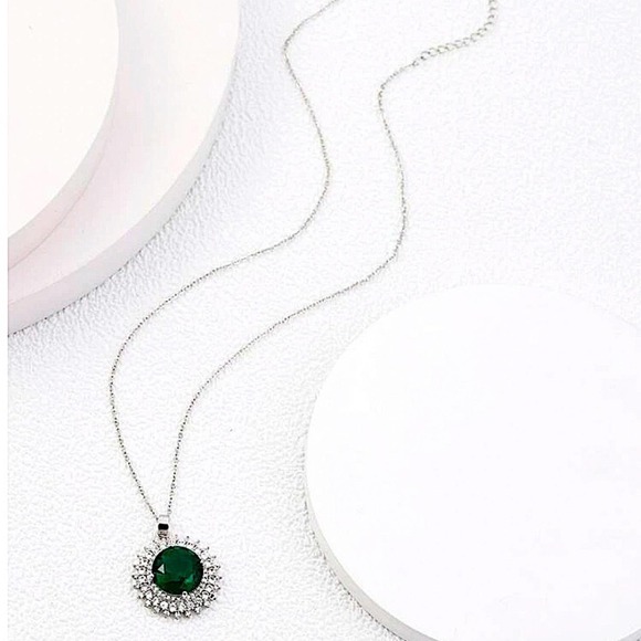 Sterling Silver Emerald Green Cubic Zircon Pendant Charm Necklace - Picture 2 of 4